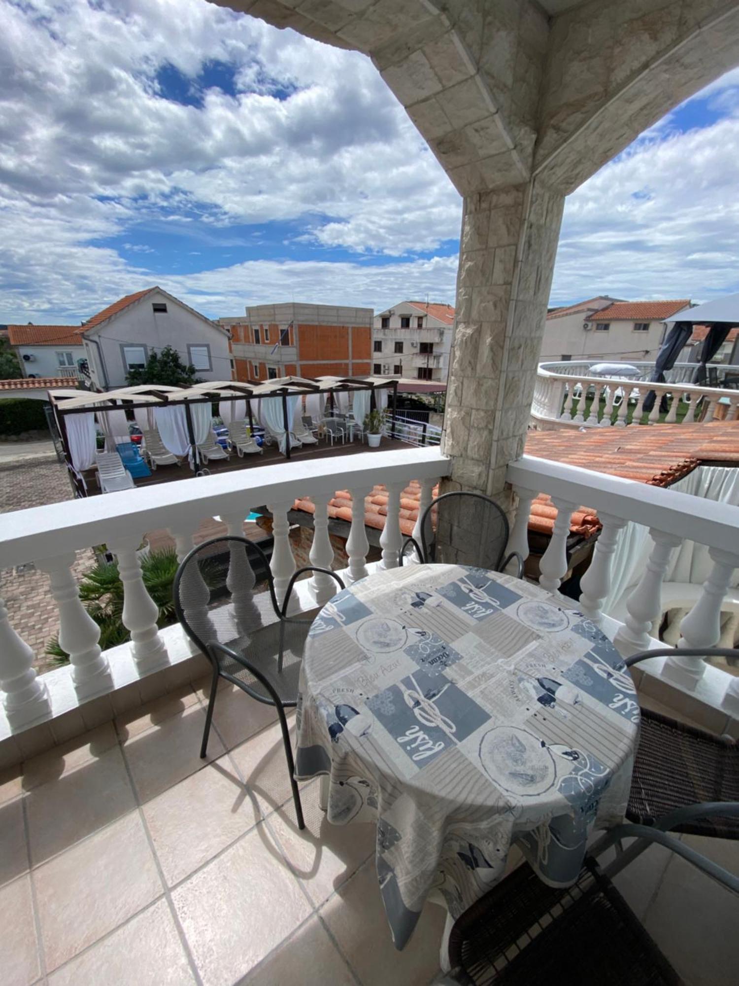 Apartments Villa Dalmatina Vodice Eksteriør billede